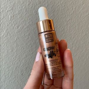 “THE BEAUTY CROP” GLOW MILK